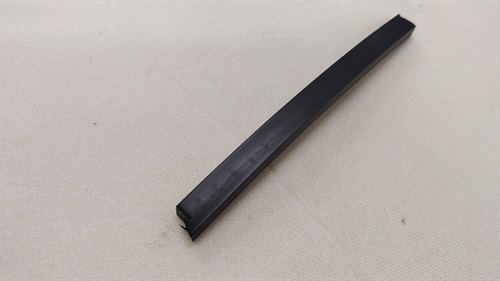 Tackliste universal, til f.eks US-biler., til at skyde klips i.. Tyk model str. 8*12mm 